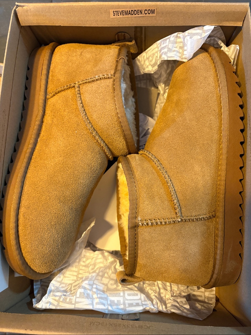 Steve Madden Men’s Chestnut Suede Shearling Boot
